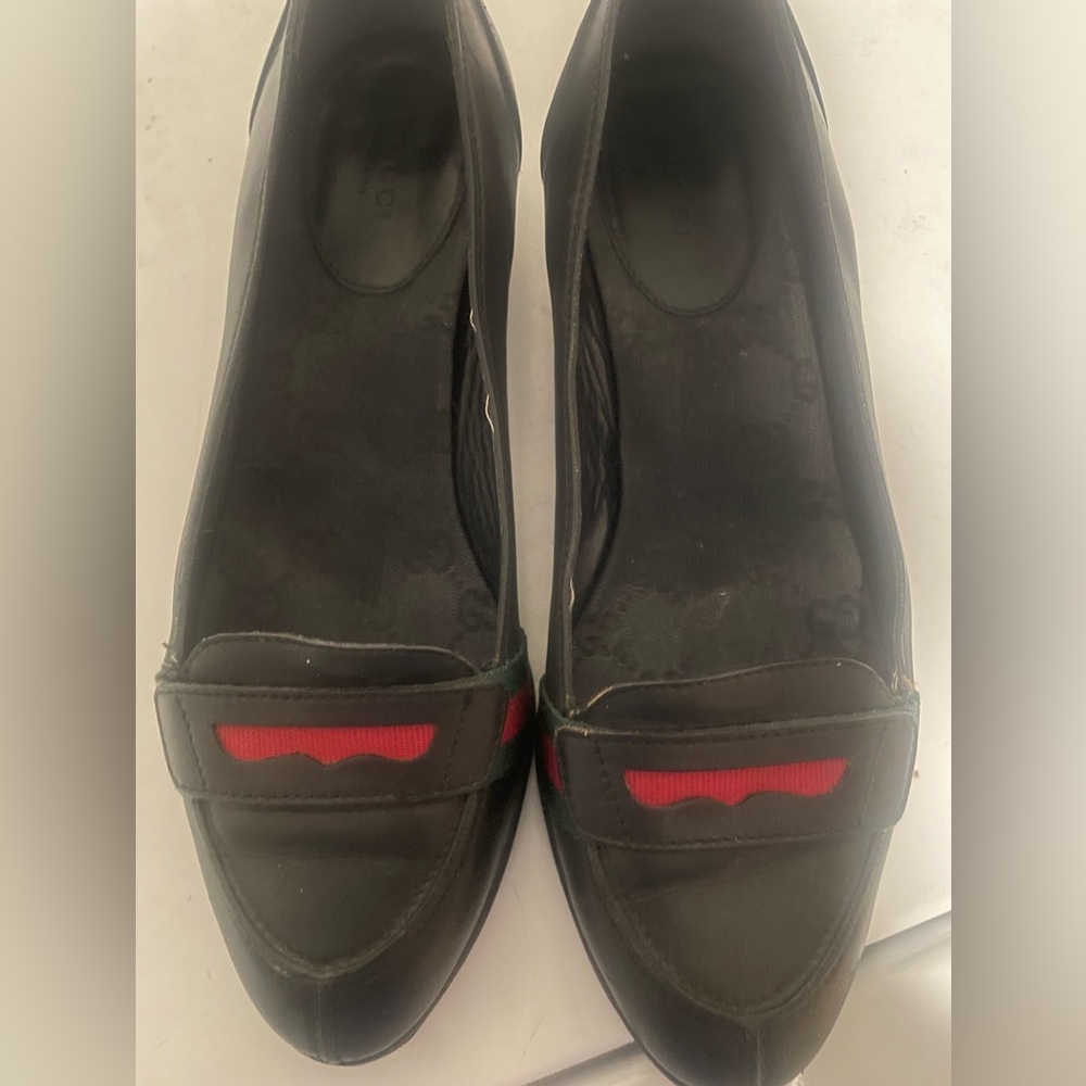 Gucci Black and Red Flats